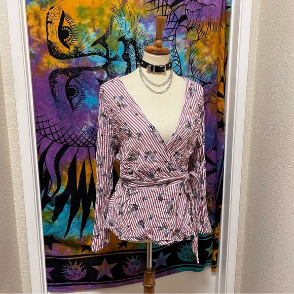 🌈 Lovely walnut art wrap blouse - Picture 3 of 11